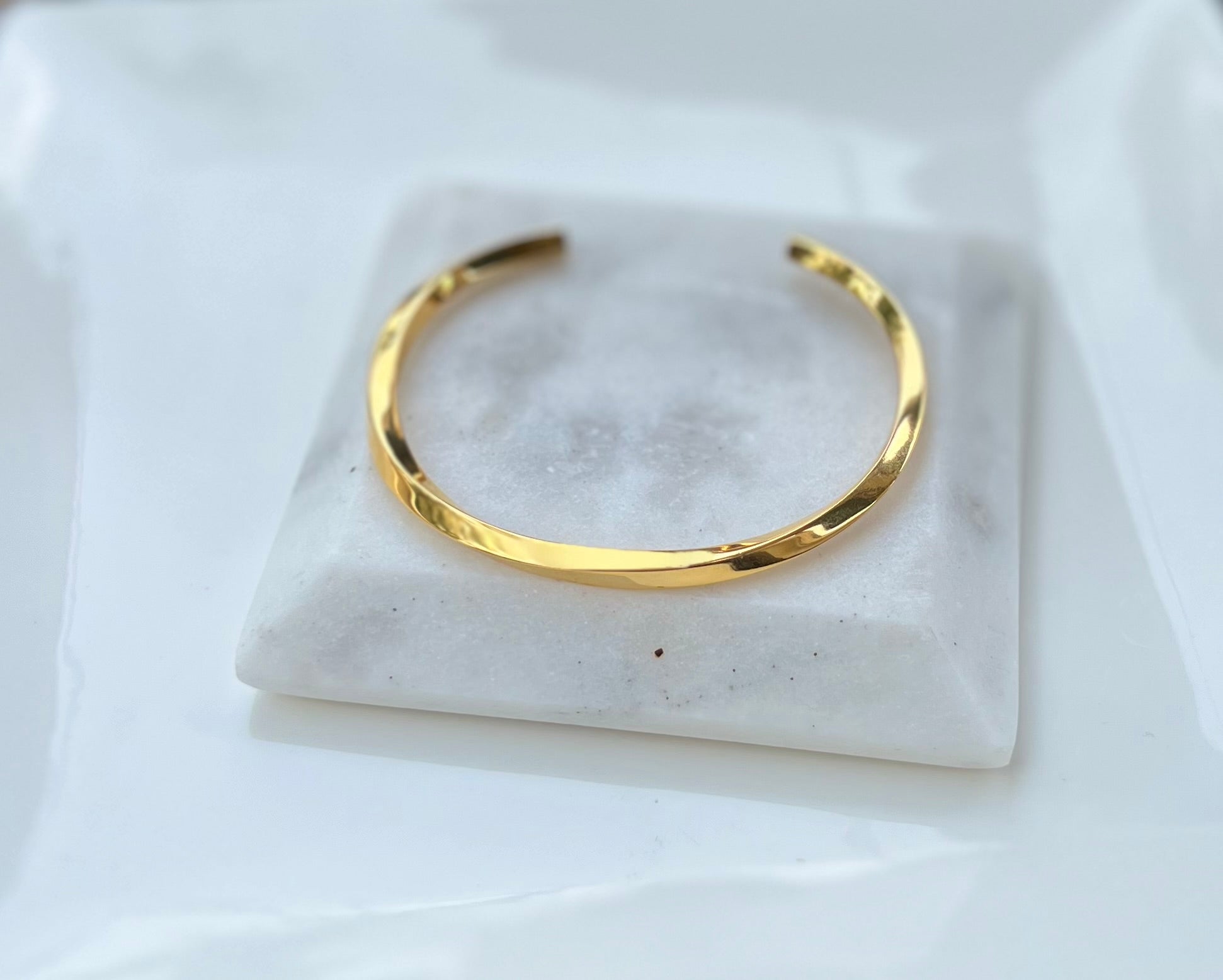 Gold Twisted bangle